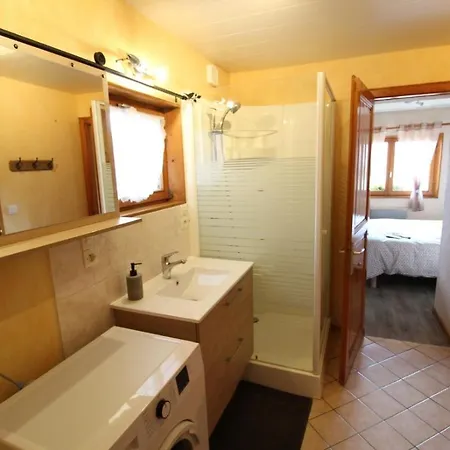 Du Cerf Dans Un Cadre De Verdure * Gerbépal