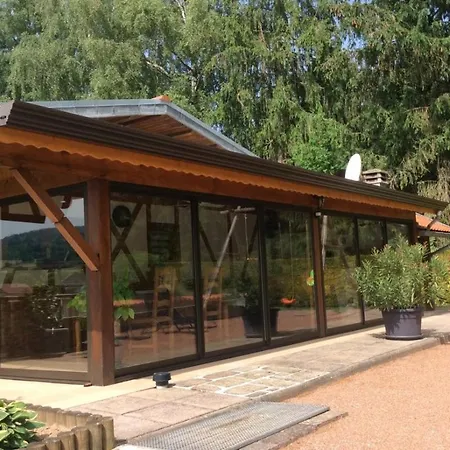 Du Cerf Dans Un Cadre De Verdure * Gerbépal