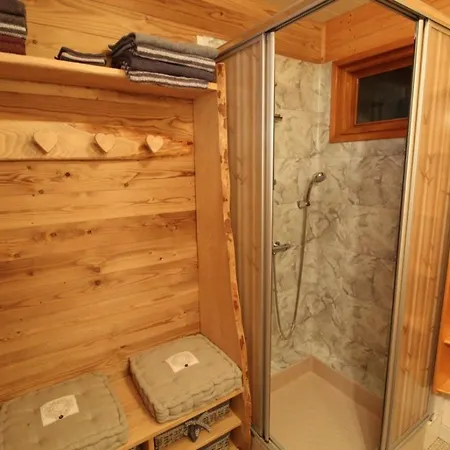 Vila Du Cerf Dans Un Cadre De Verdure Gerbépal