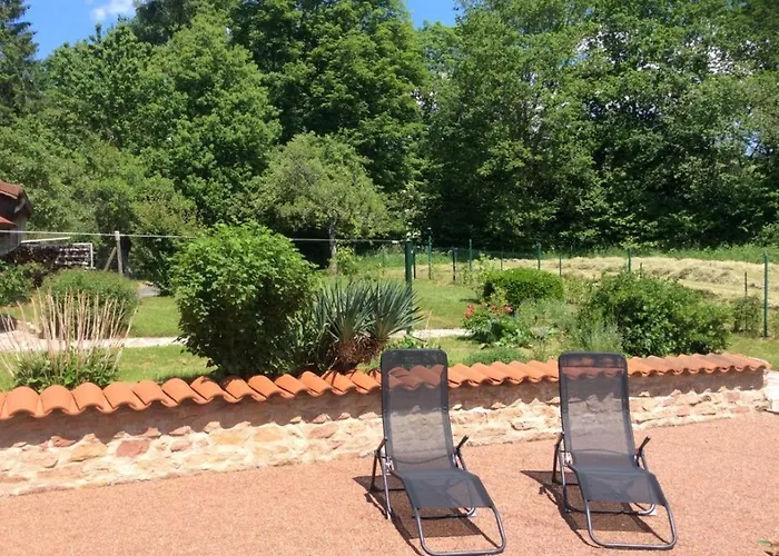 Vila Du Cerf Dans Un Cadre De Verdure